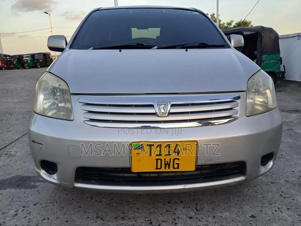 Toyota Raum 1.5 FWD 2004 Beige