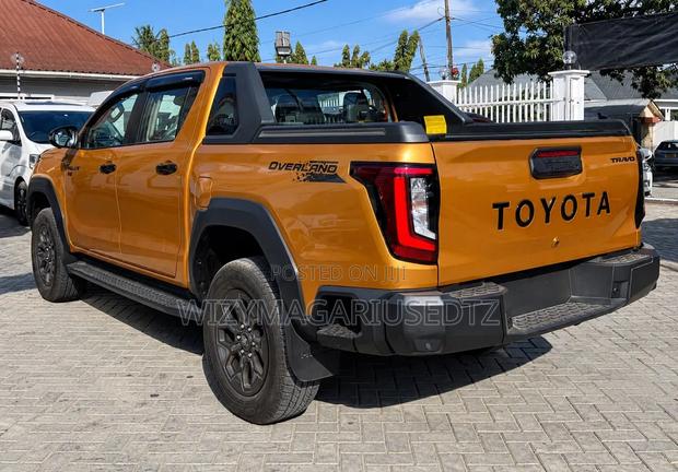 New Toyota Hilux 2026 Beige