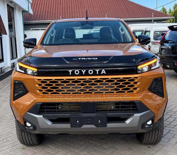 New Toyota Hilux 2026 Beige