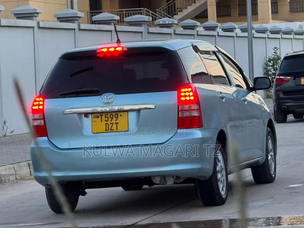 Toyota Wish 2006 Blue