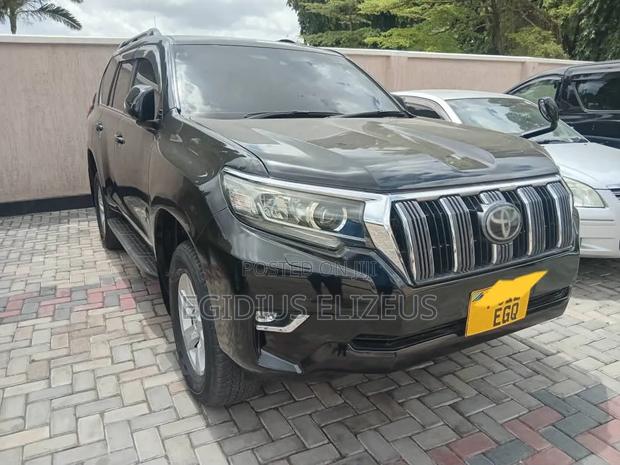 Toyota Land Cruiser Prado 2021 Black