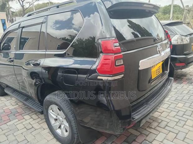 Toyota Land Cruiser Prado 2021 Black