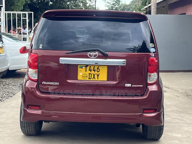 Toyota Corolla Rumion 2008 Maroon