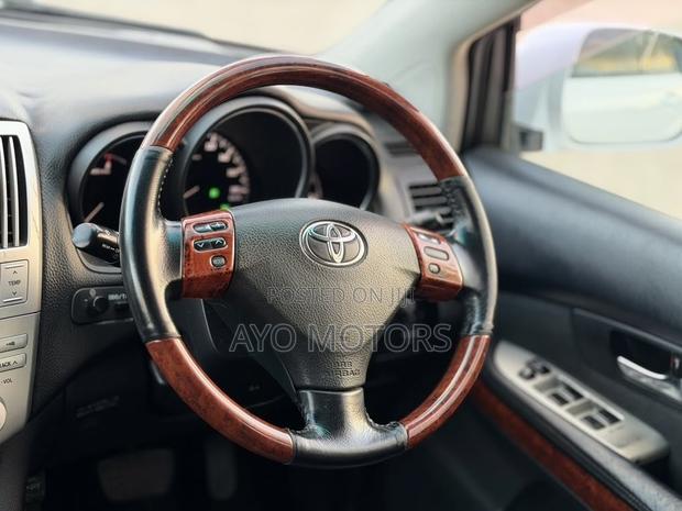 Toyota Harrier 2006 White