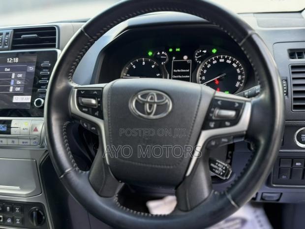 Toyota Land Cruiser Prado 2023 White