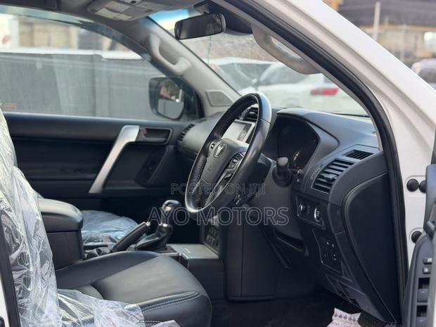 Toyota Land Cruiser Prado 2023 White