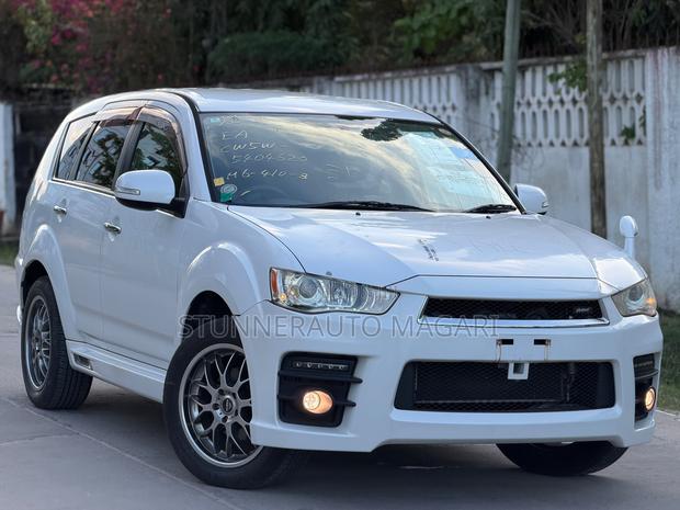 Mitsubishi Outlander 2010 White