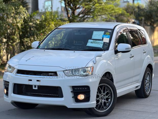 Mitsubishi Outlander 2010 White