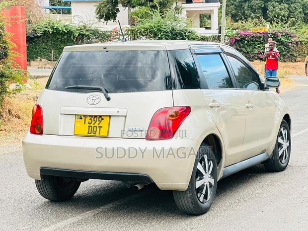 Toyota IST 2005 Silver