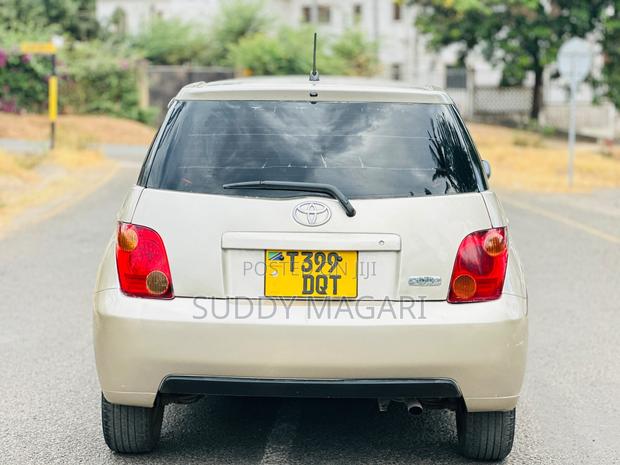 Toyota IST 2005 Silver