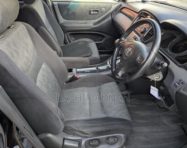 Toyota Kluger 2001 Black