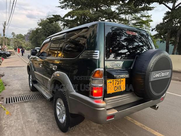 Toyota Land Cruiser Prado 2002 Green