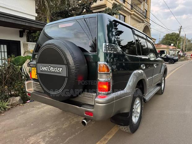 Toyota Land Cruiser Prado 2002 Green