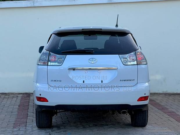 Toyota Harrier 2006 White