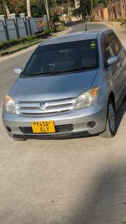Toyota IST 2005 Silver for sale