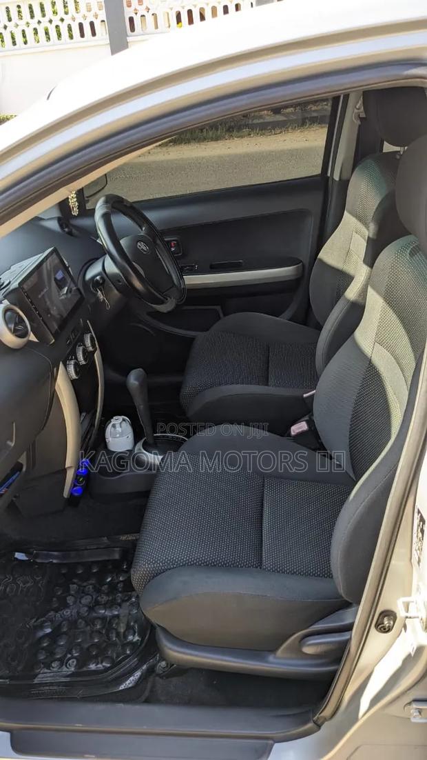 Toyota IST 2005 Silver
