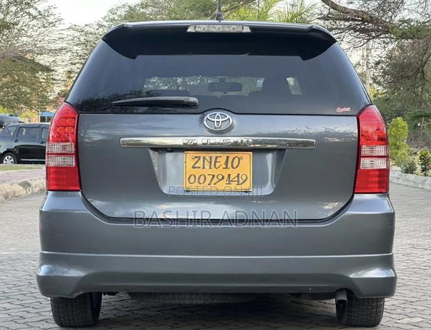Toyota Wish 2004 Gray