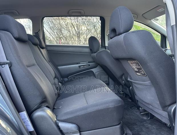 Toyota Wish 2004 Gray