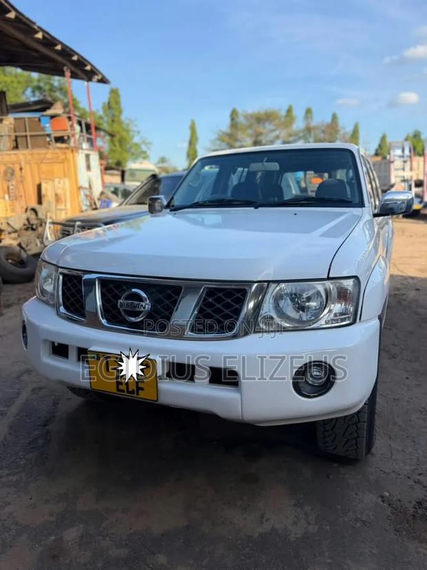 Nissan Patrol 2008 White