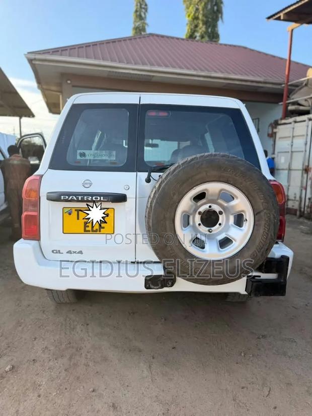 Nissan Patrol 2008 White