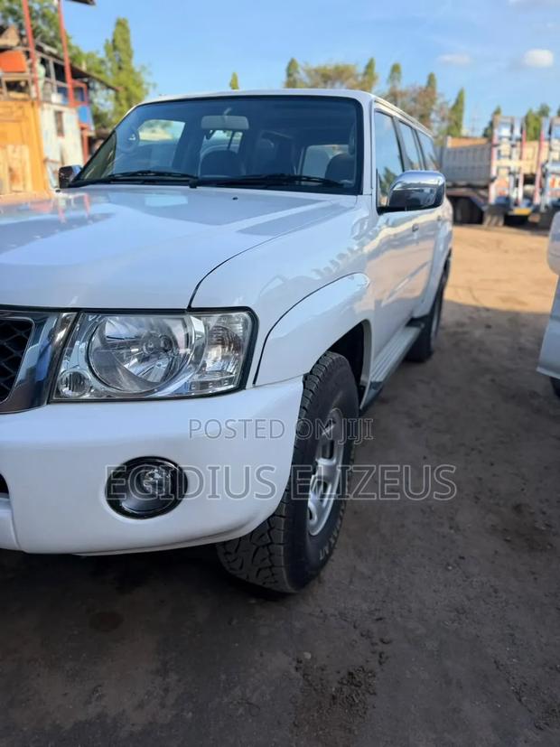 Nissan Patrol 2008 White