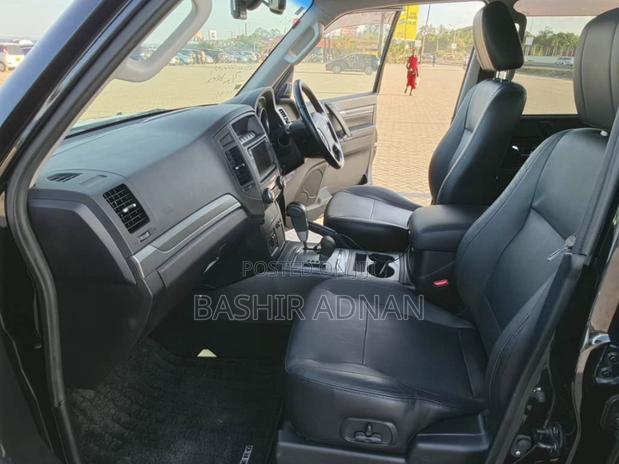 Mitsubishi Pajero 3.0 2010 Black