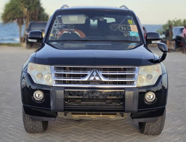 Mitsubishi Pajero 3.0 2010 Black