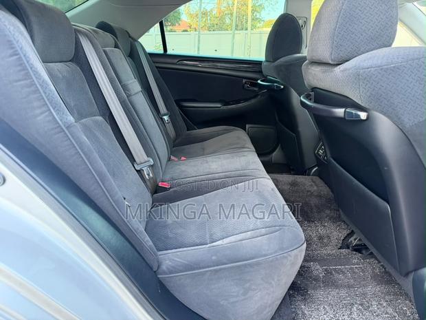 Toyota Crown 2006 Silver