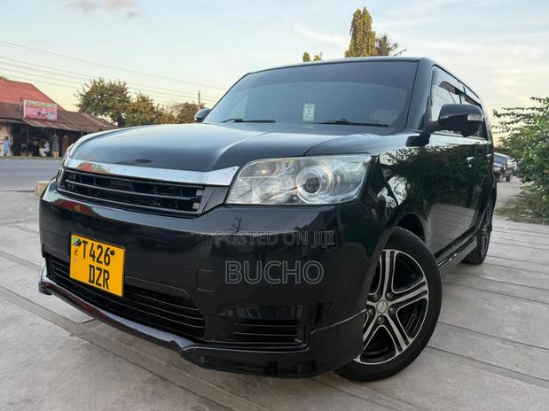 Toyota Corolla Rumion 2011 Black