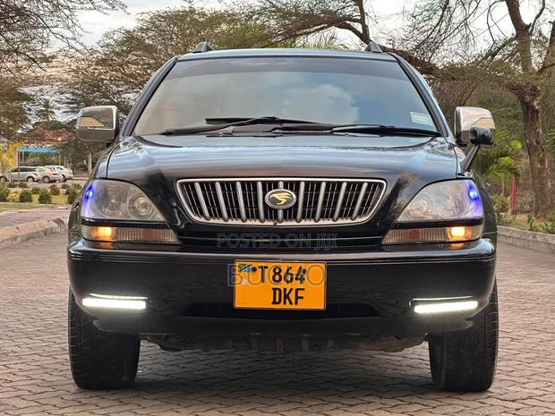 Toyota Harrier 2002 Black