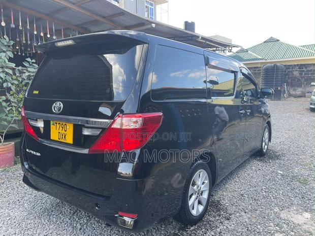 Toyota Alphard 2012 Black