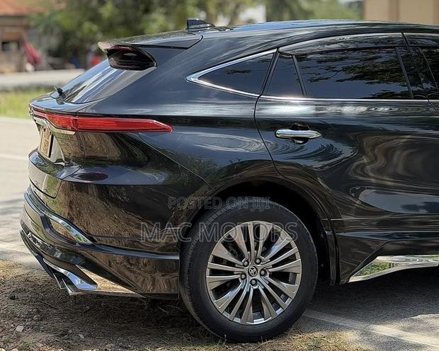 Toyota Harrier 2021 Black