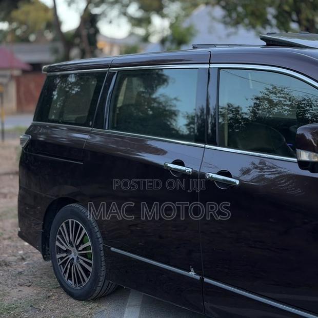 Nissan Elgrand SV Premium 2014 Black