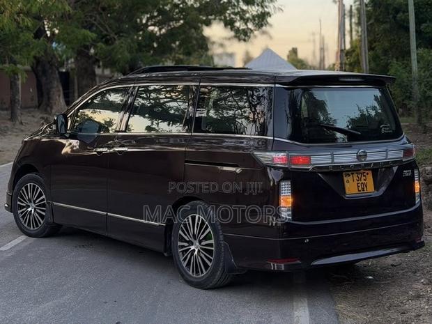 Nissan Elgrand SV Premium 2014 Black