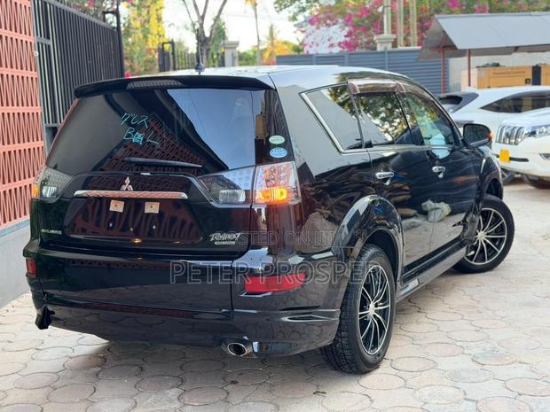 Mitsubishi Outlander 2010 Black