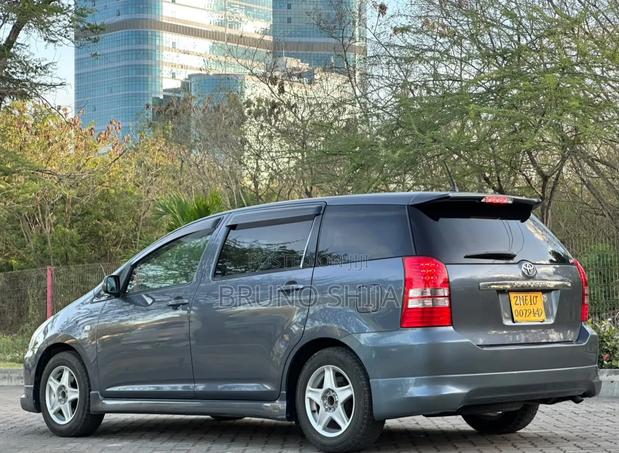 Toyota Wish 2004 Gray