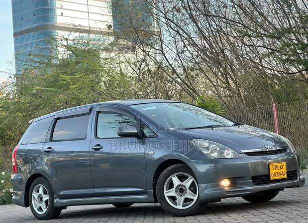 Toyota Wish 2004 Gray