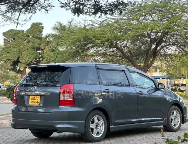 Toyota Wish 2004 Gray