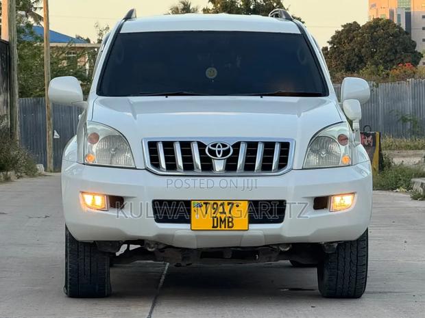 Toyota Land Cruiser Prado 2005 White
