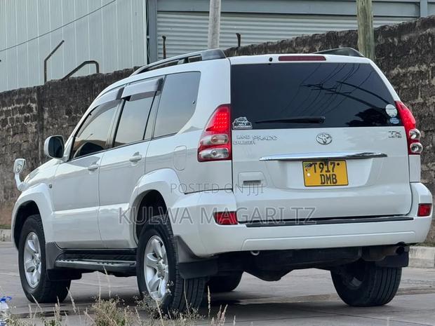Toyota Land Cruiser Prado 2005 White
