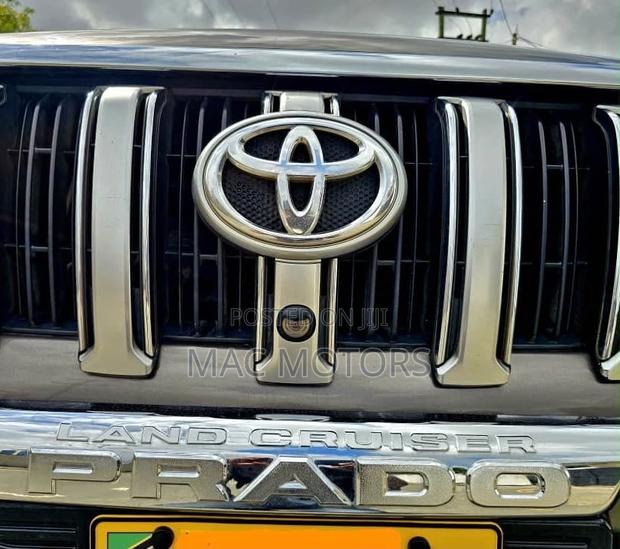Toyota Land Cruiser Prado 2017 Brown