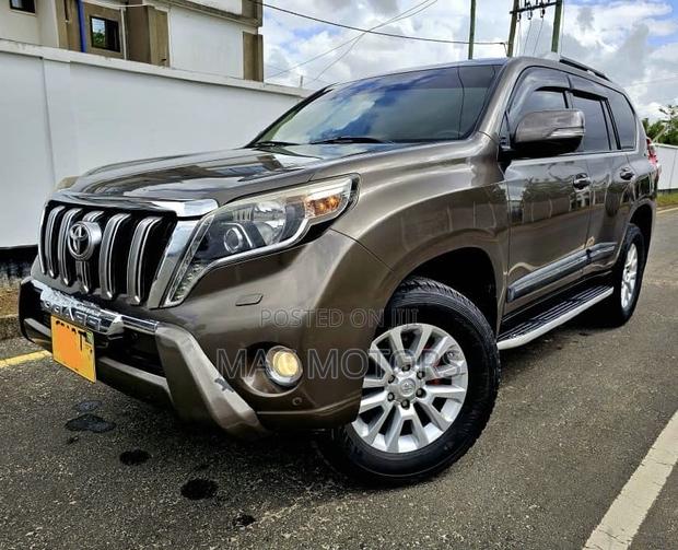 Toyota Land Cruiser Prado 2017 Brown