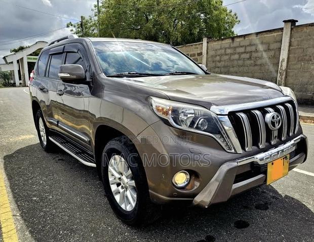 Toyota Land Cruiser Prado 2017 Brown