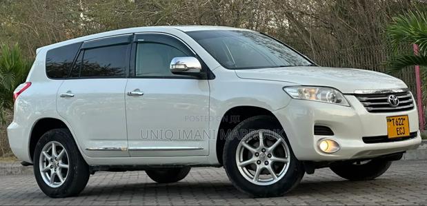 Toyota Vanguard 2009 White