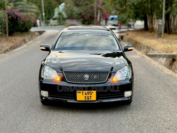 Toyota Crown Royale 2005 Black