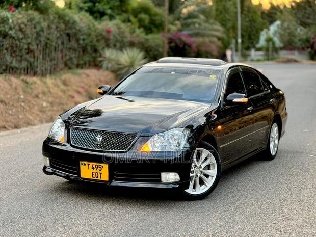 Toyota Crown Royale 2005 Black