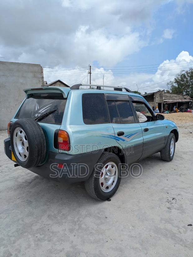 Toyota RAV4 2002 Green