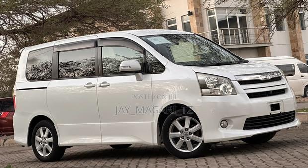 Toyota Noah 2008 White