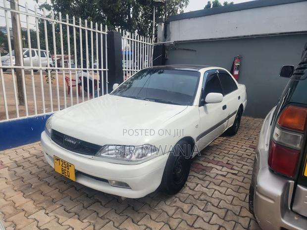 Toyota Carina 2001 White