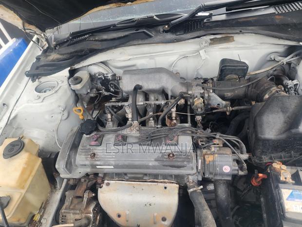 Toyota Carina 2001 White